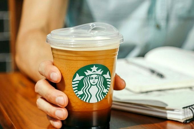 Starbucks VS Caribou Coffee Quale Famosa Catena Di Caffè è Migliore?